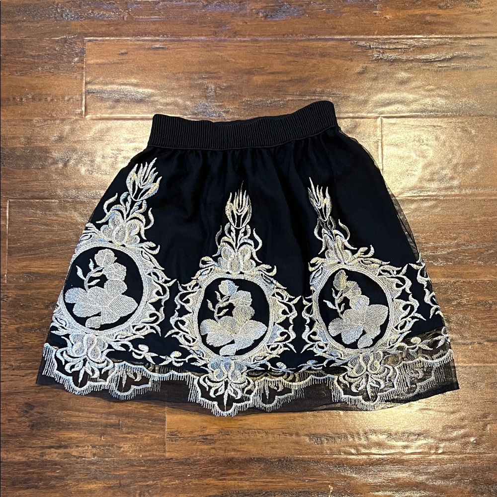 Black Embroidered Floral A-Line Skirt Size Small